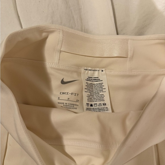 Nike Women's White Tennis Skirt - Picture 3 of 3